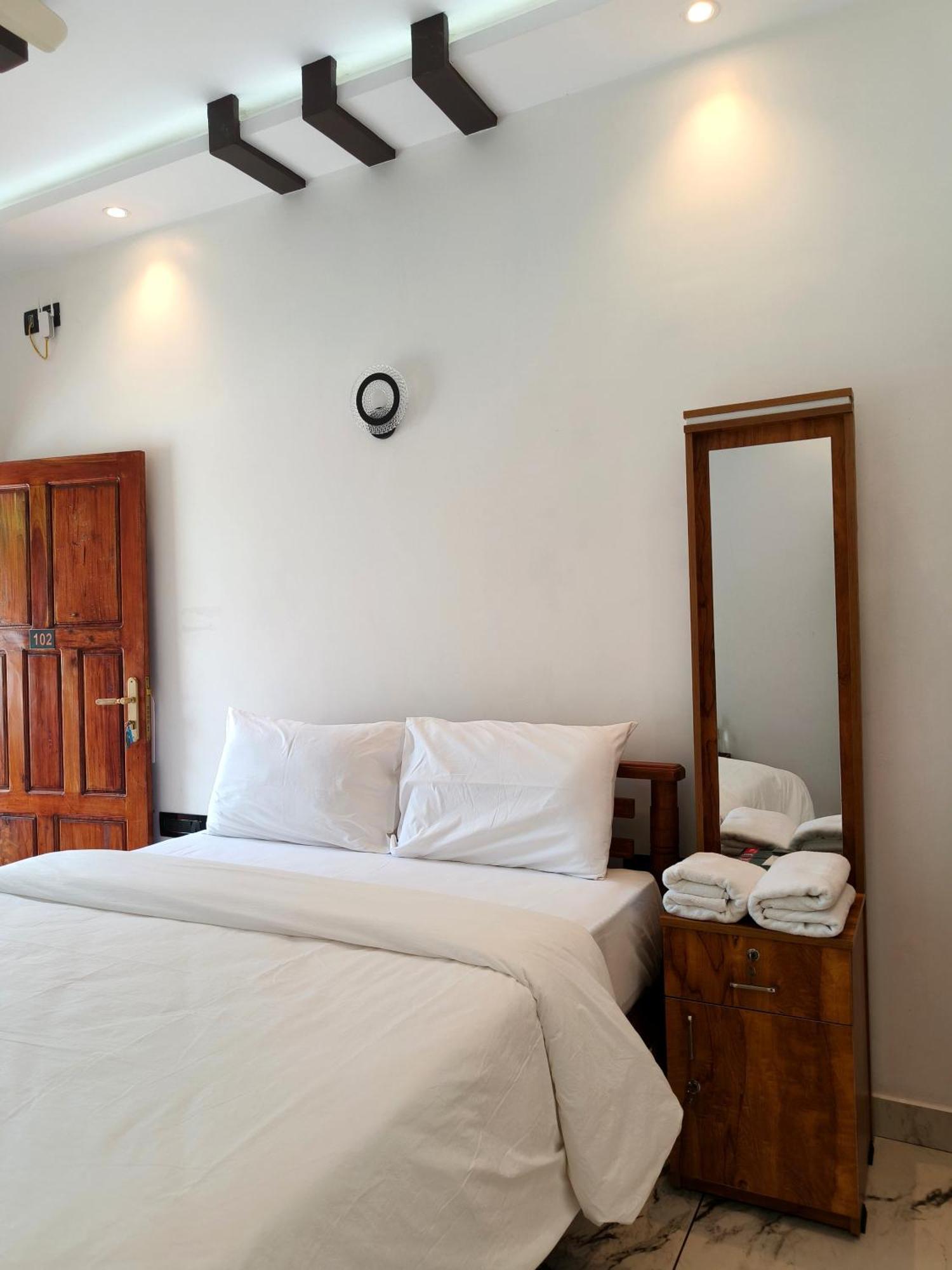 Wavealokam Beach Retreat Varkala Exterior foto